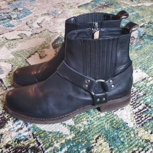 EUC Frye Leather Moto Booties